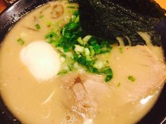 浓厚骨汤拉面，加温泉蛋子紫菜和笋-博多一幸舍(侨福芳草地购物中心店)