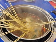 -马路边边串串香形象店(磐石路店)