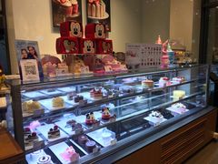 面包甜点陈列柜-巴黎贝甜(杨浦宝地店)