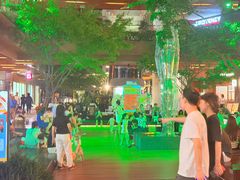 -瑞虹新天地月亮湾