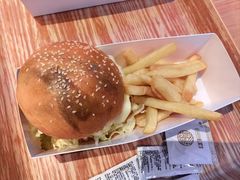 -美食小镇·观赏珍稀鸟类·长隆熊猫酒店