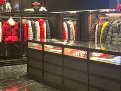 -MONCLER(武汉国际广场店)