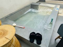 -大理小河淌水温泉艺术小镇月亮湾温泉