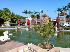 -亚龙湾亚泰商业街