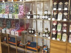 -VENCHI 闻绮(上海佛罗伦萨小镇店)