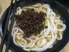 -丽虹云南过桥米线(兴工街店)