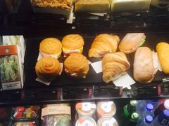 -星巴克臻选(莘庄仲盛店)