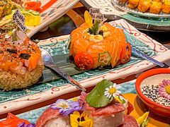 挪威派对甜甜圈寿司-鸟山鸣·日料食堂(王府井店)