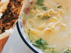 -烤鸭肉夹馍鸭汤店