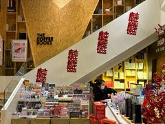 -新华里咖啡书吧(新华书店小寨店)