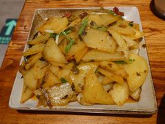 -滇香肴·云南菜蒸汽石锅鱼(云南北路店)