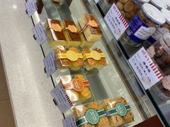 面包甜点陈列柜-红宝石·鲜奶小方·海派西点房(浦三店)