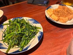 -Cuc Gach Quan Restaurant