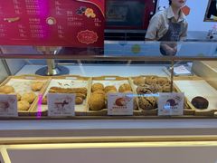 面包甜点陈列柜-西树泡芙(北京密云万象汇店)