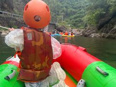 -安吉龙王山峡谷漂流