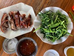 -黄记四更烤乳猪店