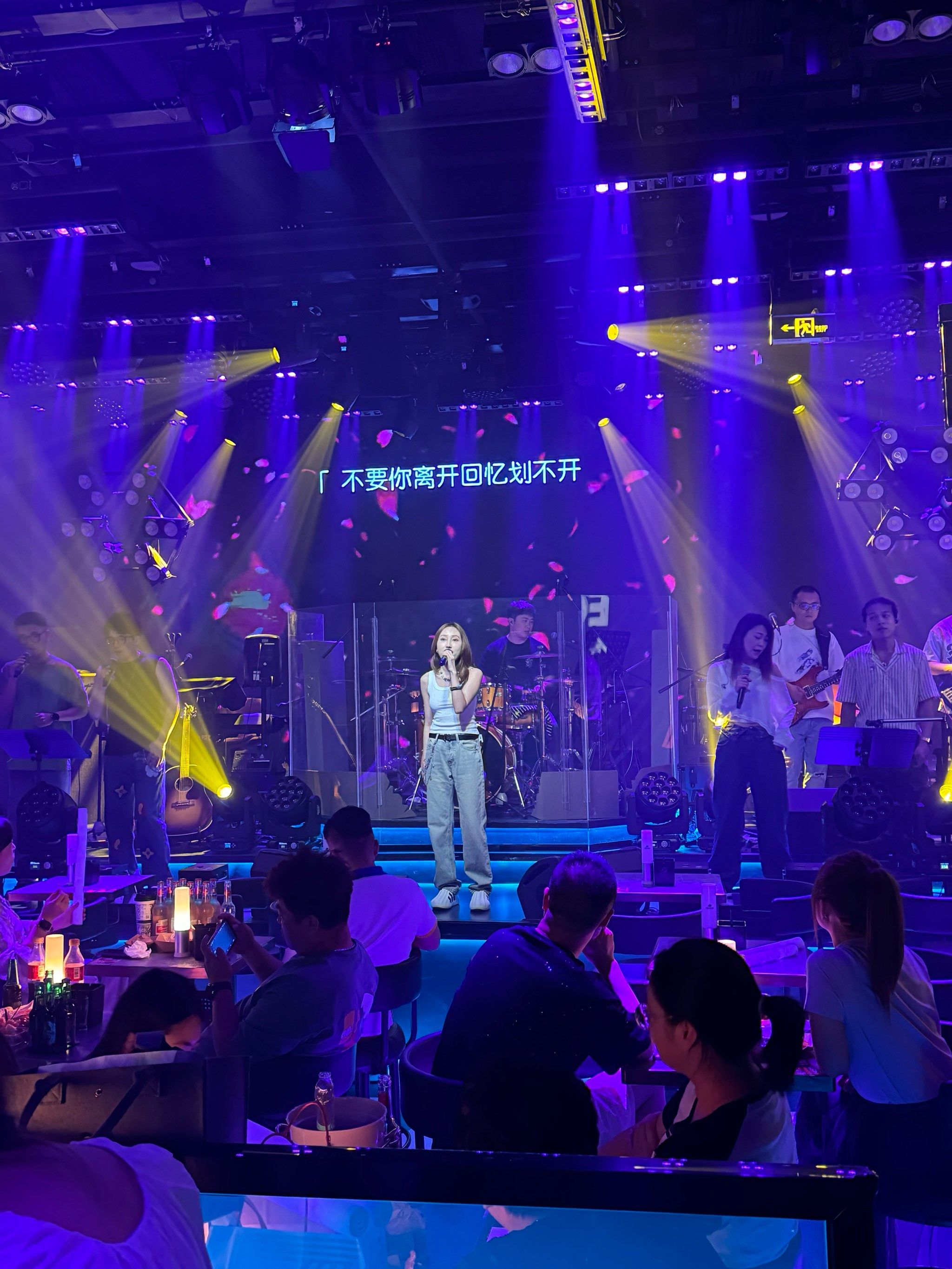 又在大连发现一家唱歌酒吧!