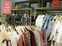 -URBAN REVIVO(北京斯普瑞斯奥特莱斯店)