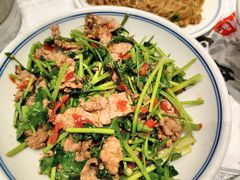 香菜炒牛肉-壹盏灯(华远店)