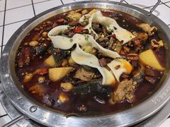 肥肠鸡（小锅）-晓彭肥肠鸡·泡椒鸡火锅(水木天地店)