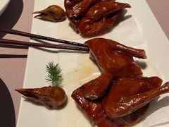 脆皮乳鸽-新荣记(BFC外滩金融中心店)