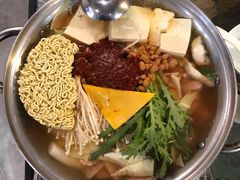 部队火锅-富乐满韩国正宗炸鸡韩国料理(虹泉路店)