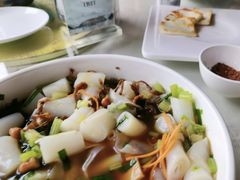 -湖泉水云间餐厅·弥勒地道菜(B座店)