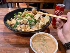 -万记麻辣烫国展总店