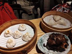 精品小笼包-新梅华·茶点餐厅(石路国际商城店)