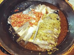 -阿瓦山寨·湘菜现炒·剁椒鱼头王(咸阳总店)