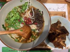 -百春原湖南牛肉粉(百联世纪店)