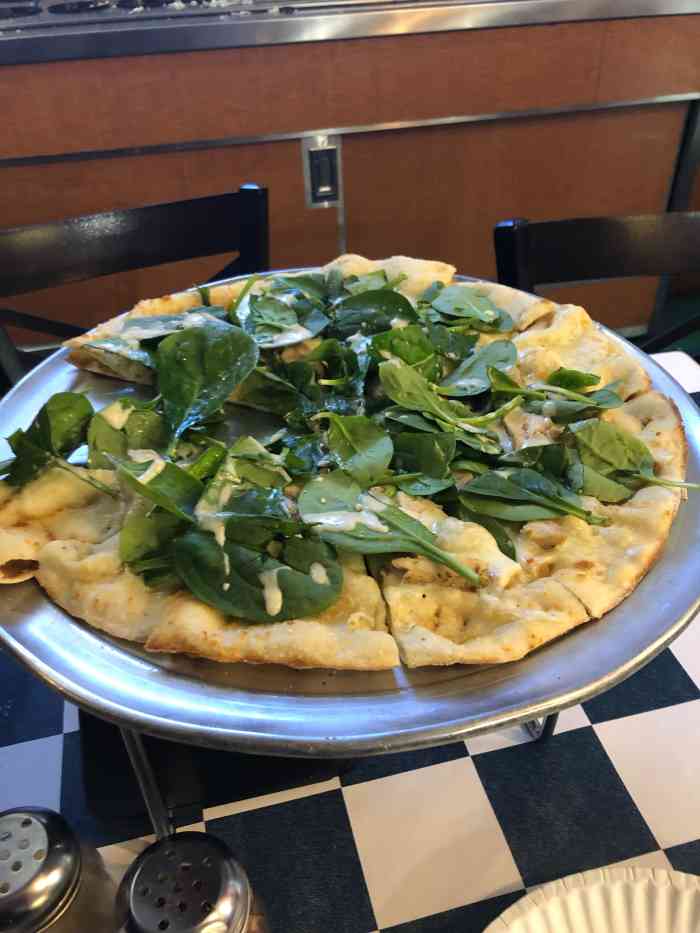 tower pizza-"这是一家位置很好但比较低调的餐厅.去的那.