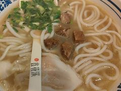 -鑫花溪牛肉米粉(东环大润发店)