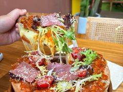 -Dragon Pizza•圆脸龙披萨·牛排餐厅