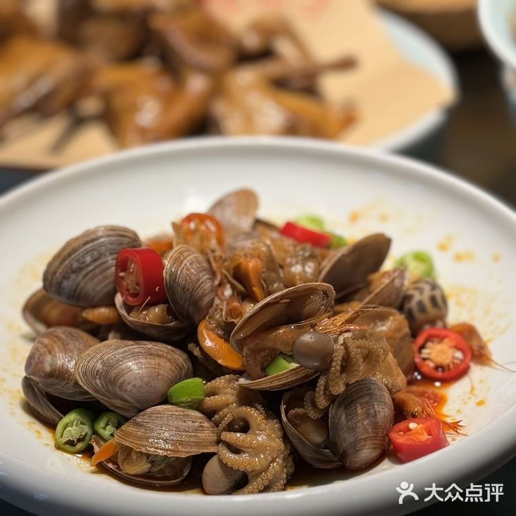 想不到..家附近的燕郊烧鸽子都开19年了