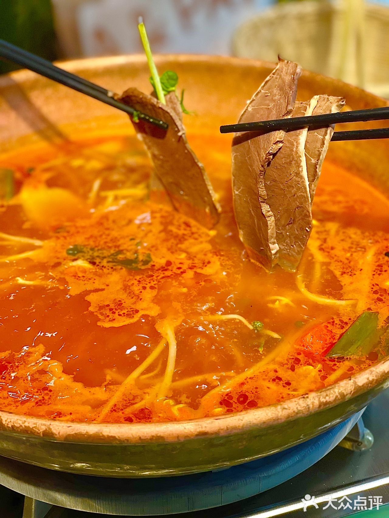 冬日里的味蕾狂欢｜酸汤牛肉火锅之旅 