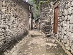 -高荡千年布依古寨旅游景区