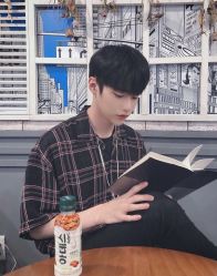 -BULB STUDIO 巴柏明星发型工作室