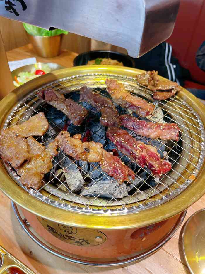 西塔老太太泥炉烤肉-"吃完才想起来照相.所以照片毫无美感 .