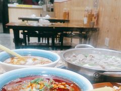 -冯烫烫跷脚牛肉·川菜小馆(武胜西街店)
