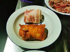 辣白菜五花肉-马路牙子地桌烤肉(工体店)