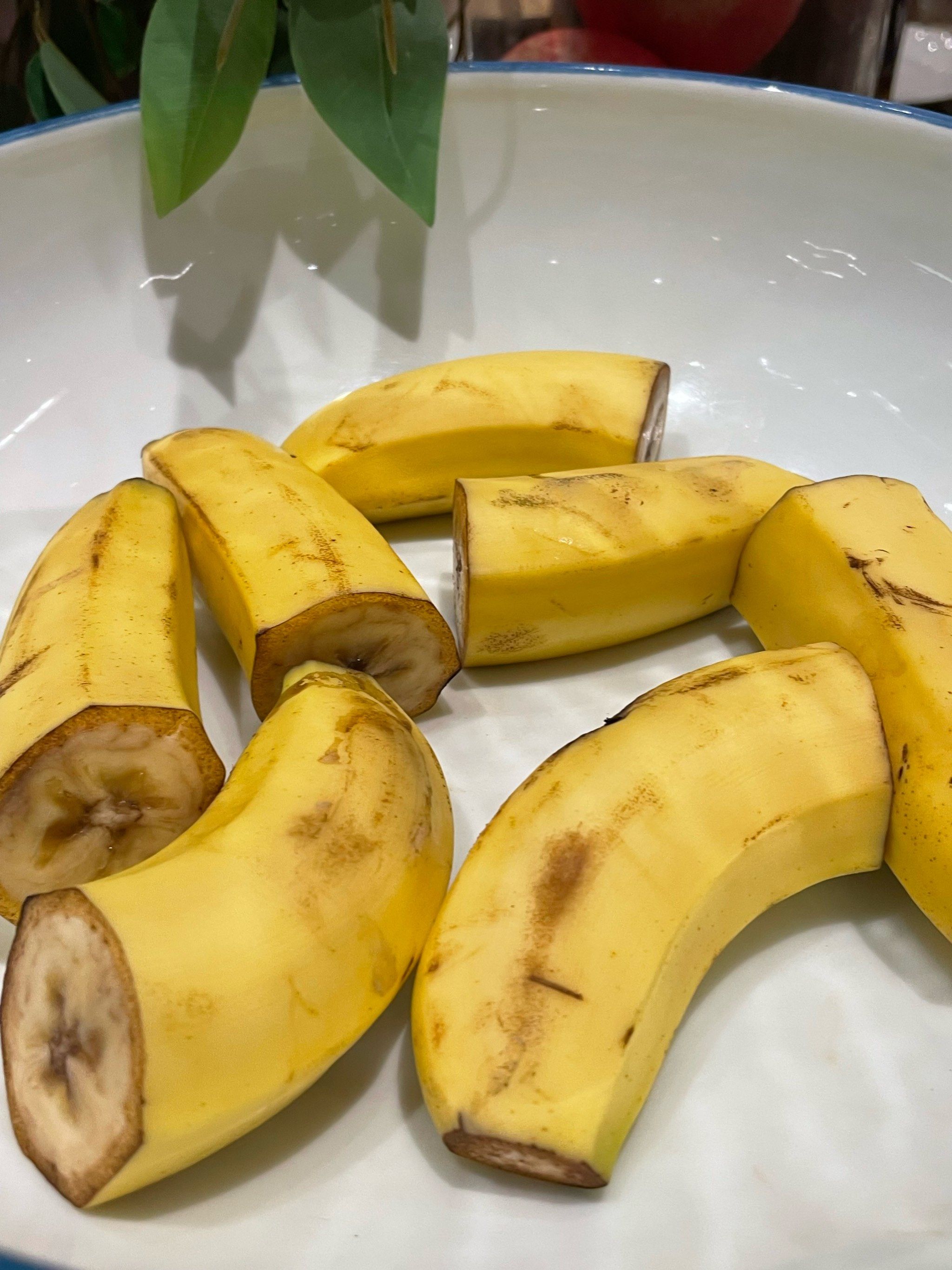 这是我第一次看到香蕉切半的自助早餐