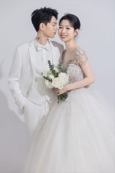 点击看大图 -挪娅婚纱摄影皇家会所