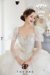 -上海本梦婚纱礼服