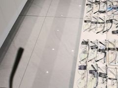 -J-Optical佳视明眼镜·蔡司视觉(青岛金茂览秀城店)