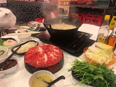 -鲜入围煮花胶鸡海鲜火锅