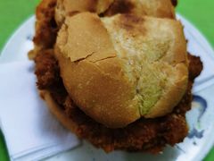 猪扒包-胜利茶餐室