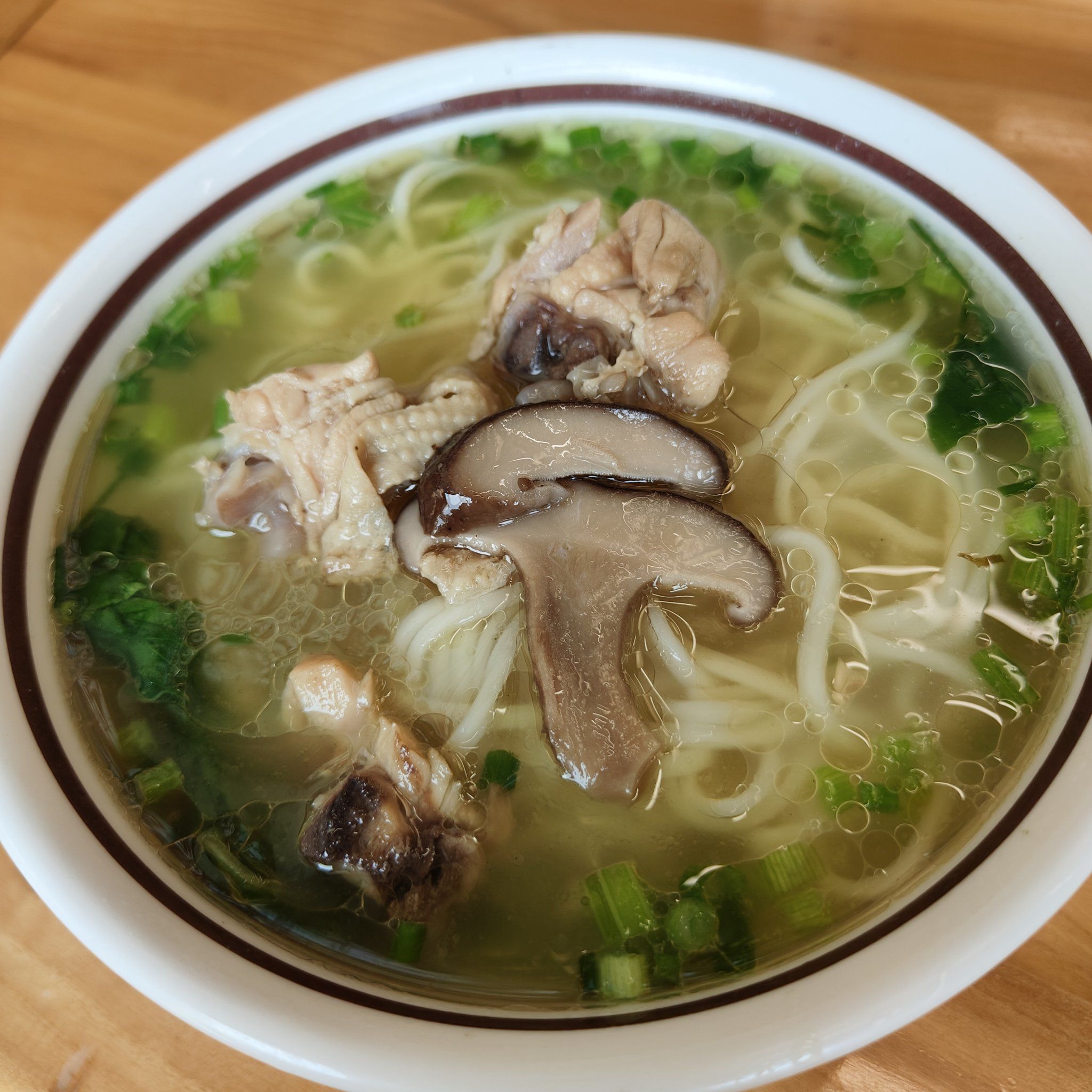 温暖一碗鸡汤面