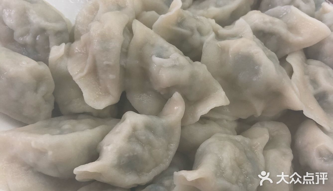 鲅鱼饺子很鲜，八宝鱼很新鲜，很嫩