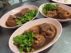 -Kha Mu Charoensang(Silom)